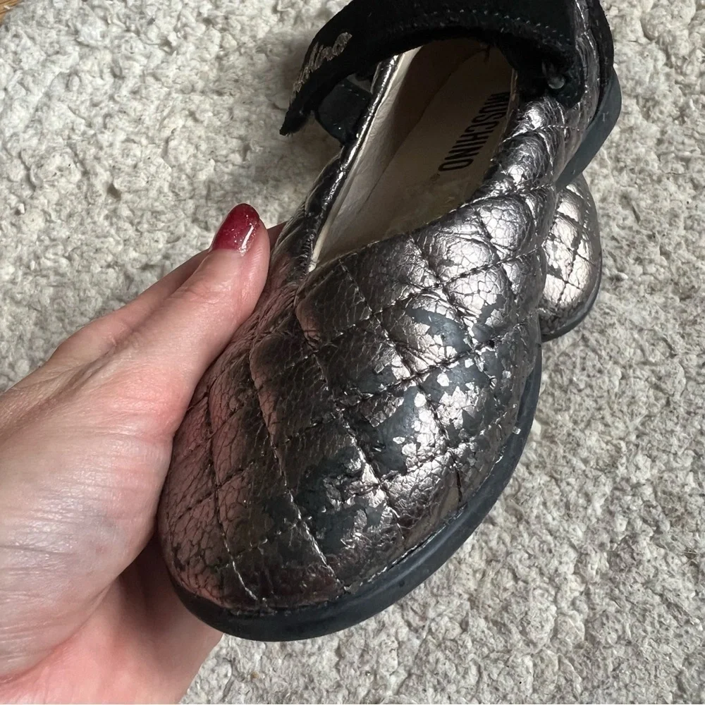 Moschino: Kid's Trending Fashion Quilted Metallic Black Leather Mary Janes Sz 28